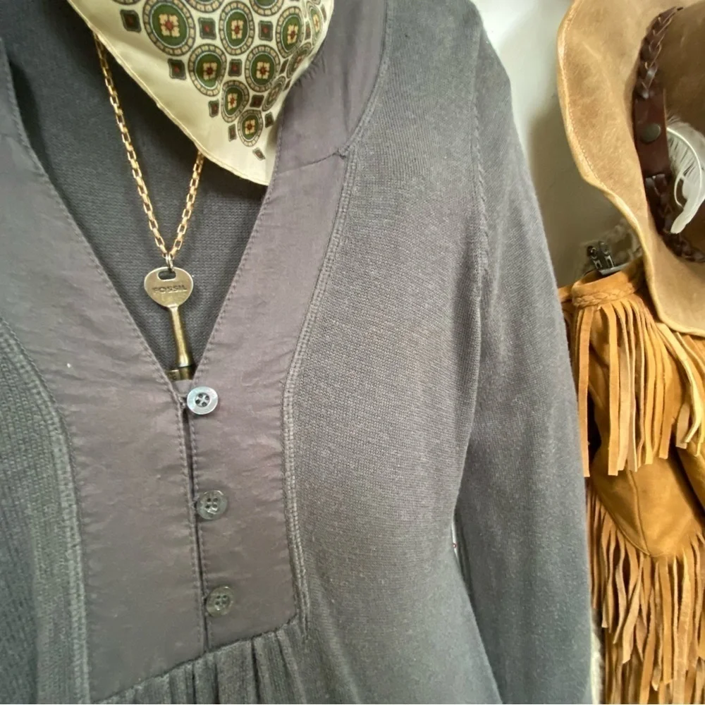 Roots summer sweater dress in lightweight soft material & cottage cabin vibe - Picture 5 of 9